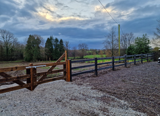 Charcoal Concrete Post and Rail Woodgrain